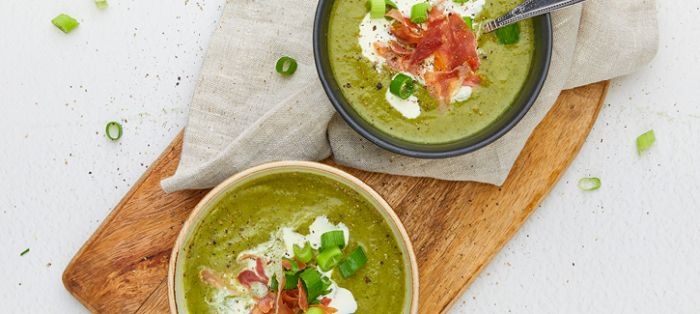 Broccoli - prei soep met krokante rauwe ham